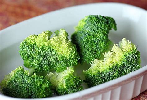 2 como cocinar brócoli al vapor. Cómo Preparar un Brócoli Perfecto - Recetas Veggie