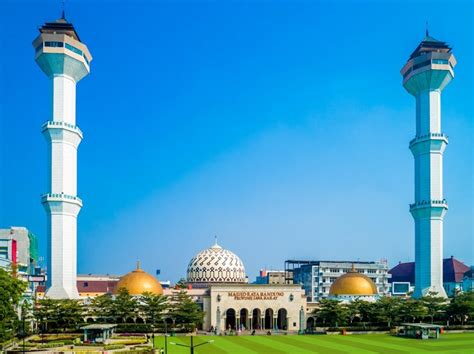 Masjid Raya Bandung Destinasi Wisata Religi Di Tengah Kota Info