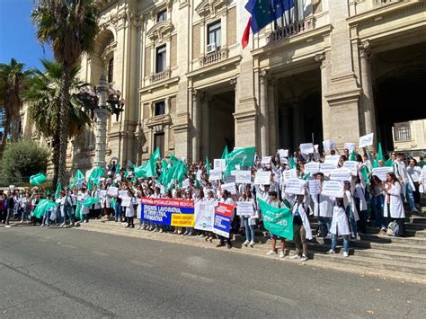 Medici Specializzandi Protestano A Roma Mai Più Schiavi Magazine