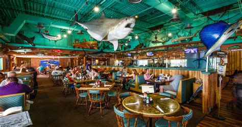 Capt'n Fishbone's restaurant in North Fort Myers builds on Shell