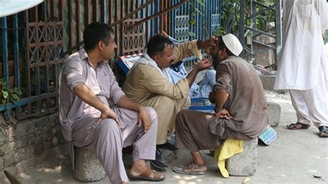 Demand For Street Dentists Increased In Pakistan Kimdeyir