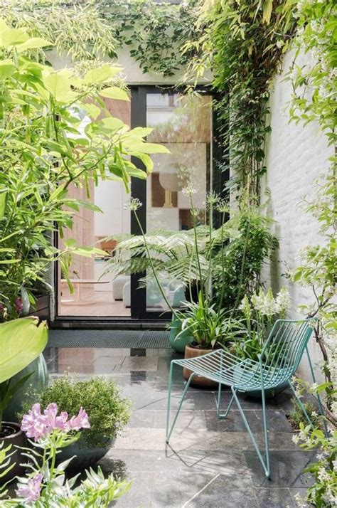 20 Tiny Courtyard Garden With Cozy Seating Home Design And Interior