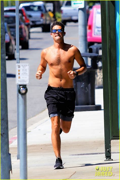 Full Sized Photo Of Wells Adams Goes Shirtless On A Run 06 Photo
