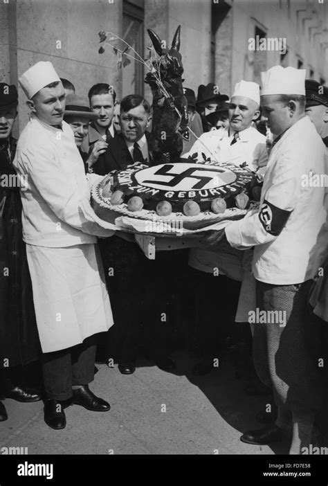 Compartir imagen cumpleaños de hitler Viaterra mx