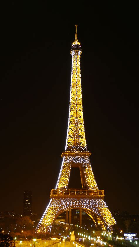 La Tour Eiffel De Nuit The Eiffel Tower By Night Paysage Magnifique