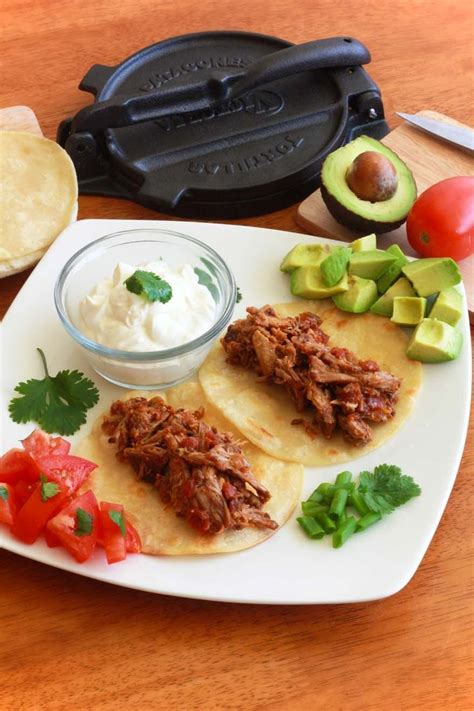 Place meat into slow cooker. Award-winning Tinga Poblana Tacos (With images) | Pulled ...