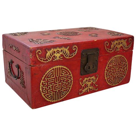 19th C. Chinese Red Lacquer & Gilt Gold Box Casket | Red lacquer, Casket, Gilt gold