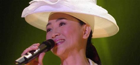 Lín qiūluán), was a taiwanese singer and. Fong Fei-Fei, chi è la regina dei cappelli celebrata da ...