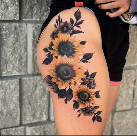 Hip Tattoos Women Mom Tattoos Cute Tattoos Body Art Tattoos Tatoos Side Thigh Tattoos Women