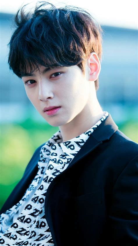 However, he does have a caring side. Photo's of Cha Eun Woo en 2019 | Cha eun woo, Oppas y ...