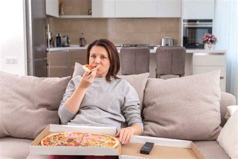 mangiare e guardare la tv è salutare scopriamolo insieme