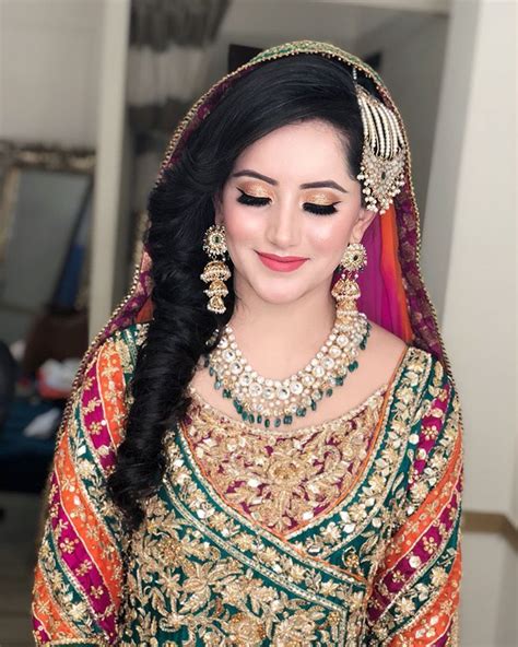 Beautiful Wedding Women Bridal Mehndi Dresses Pakistani Bridal Makeup