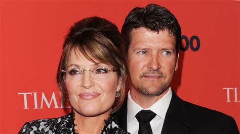 Sarah Palin S Husband Todd Palin Files For Divorce Abc7 Los Angeles