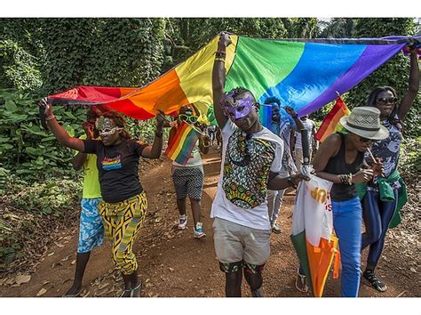 Grand Format Homosexualité En Afrique De Lest Amours Interdites Black