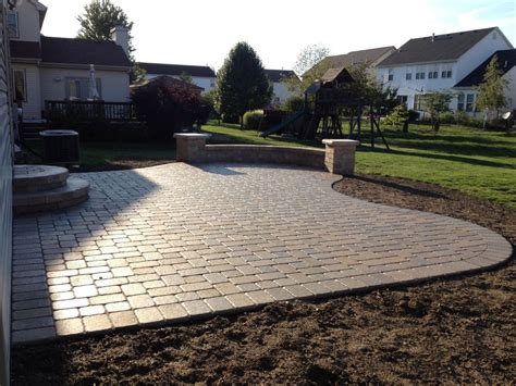 Brick Patio Designs How To Lay A Brick Patio Tips And Design Ideas