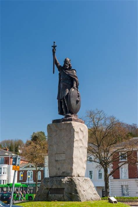 Statue Of King Alfred The Great Winchester Historic Winchester Guide