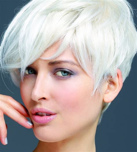 Home » coloration cheveux » hair dye colours » coloration blanche. hairstylist le lab Archives - Le Lab