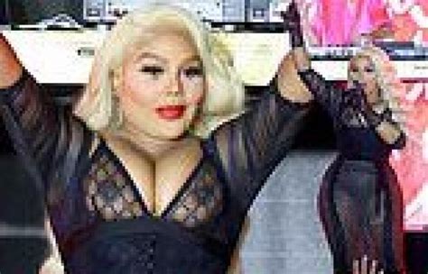 Lil Kim Puts On Very Eye Popping Display As She Performs Braless In Sheer