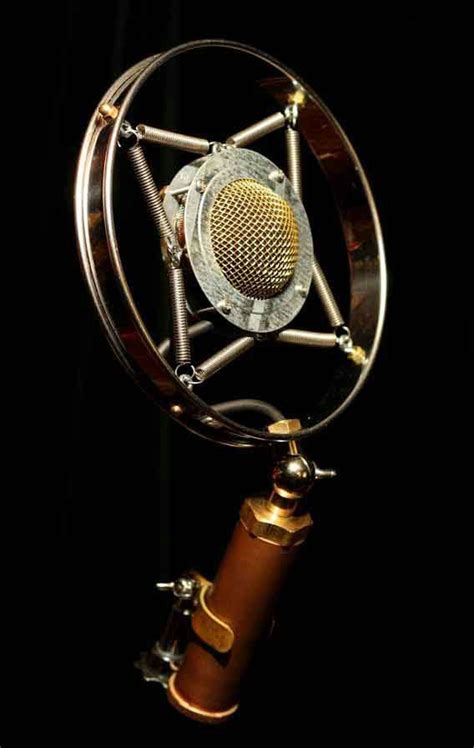 Modern Mic With Retro Look Microphones Old Microphone Vintage