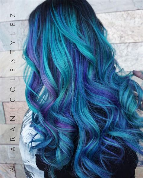 Cheveux bleus et mèches mauves | Bright hair, Hair color ...