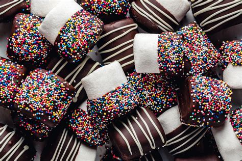 Chocolate Dipped Marshmallows Recipe