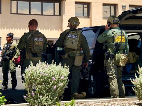 El Paso Mall Shooting At Least 20 Dead 26 Hurt In Texas Shooting Police Say