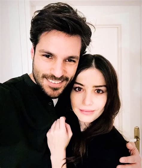 Özge gürel ve serkan Çayoğlu handsome actors cute relationship goals celebrity couples