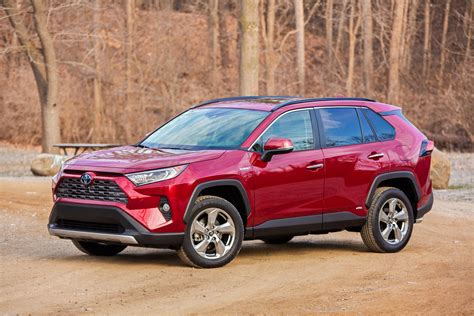 2019 Toyota Rav4 Hybrid Review Suv Sales Champ Gets An Electrified