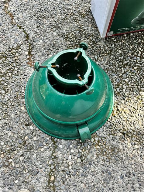 Swivel Straight The One Minute Christmas Tree Stand Holds Up To 10ft