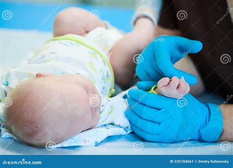 Neonatal Surgery Clinic Newborn Medicine Stock Image Image Of Girl