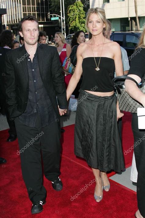 On 18 february 1995, jenna elfman married her longtime boyfriend bodhi elfman. Jenna Elfman and husband Bodhi Elfman - Stock Editorial ...
