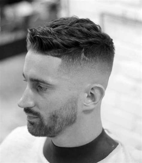 Here are 130 handsome, manageable men's hairstyles to browse and consider for that next trip to the barbershop. 40 Short Fade Haircuts For Men - Differentiate Your Style