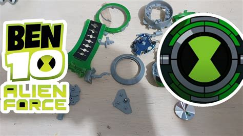 Whats Inside A Ben 10 Ultimate Omnitrix Youtube