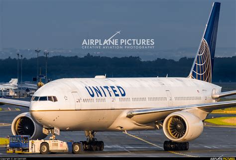 N776ua United Airlines Boeing 777 200er At Frankfurt Photo Id