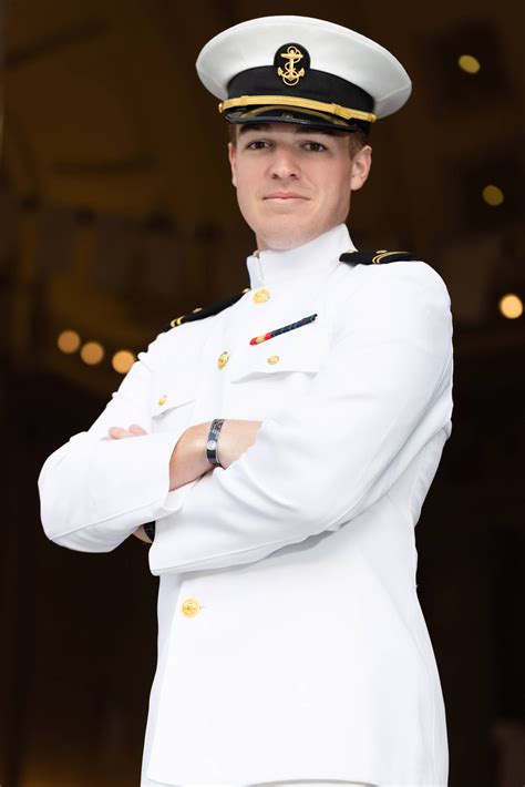 Which Uniform Should You Wear To Your Midshipman Photography Session