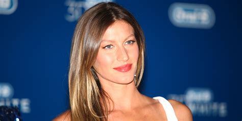 Gisele Bundchen Naked Supermodel Poses Nude In French Vogue Video Huffpost Uk