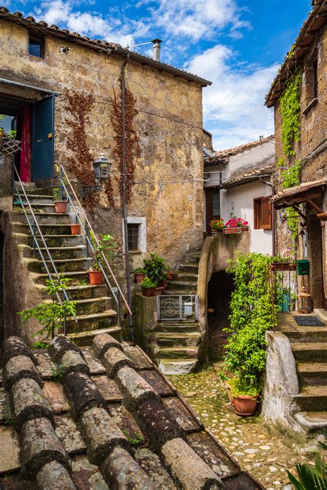 The Italian Village Of Calcata Vecchia Viterbo In Lazio Italy E Borghi
