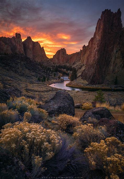 Sunset Above The Crooked River At Smith Rock State Park Beautiful