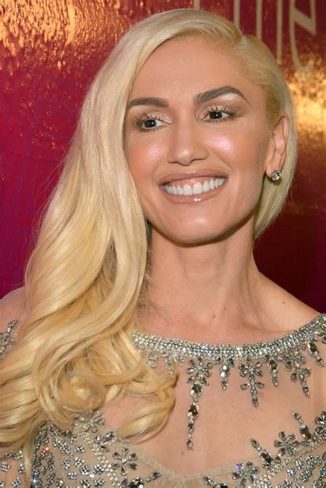 Gwen Stefani Looked Nearly Unrecognizable At The Billboard Music Awards Glamour