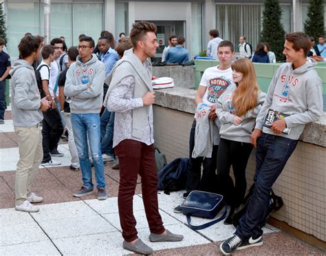 Although massachusetts is one of the smallest states by land area, massachusetts is home to close to 80 colleges and universities for which u.s. Responsable d'un magasin de sport ? Accueillez un étudiant ...