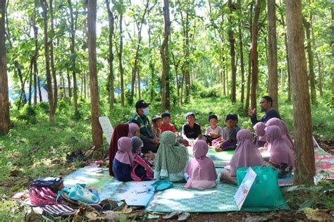 Wiz Salurkan Mushaf Al Qur An Untuk Santri Tpa Mambaul Ulum Wahdah