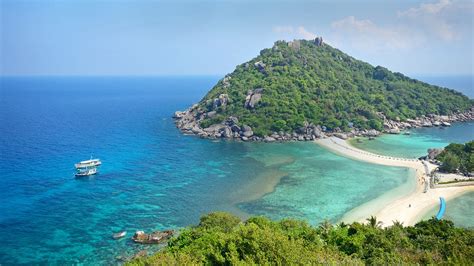It lies 651 km south of bangkok. Things to do in Surat Thani, Thailand - Lonely Planet