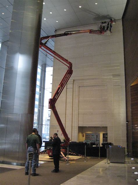 Atrium Lifts Gallery Chicago Window Washing And Facade Maintenance