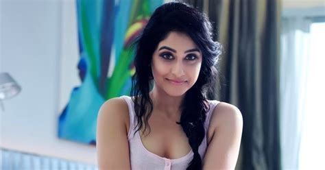 Beauty Galore Hd Regina Cassandra Very Hot Surprising Photoshoot