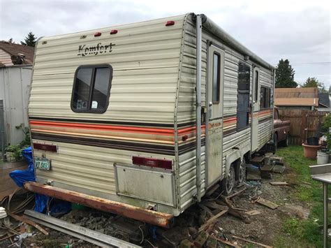 Lot 181 1984 Komfort Camper Trailer Needs Restored See