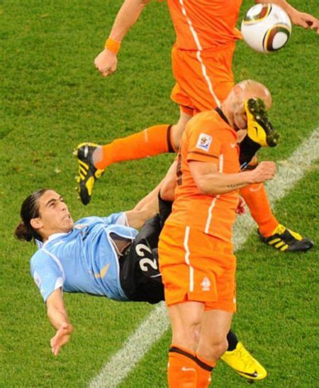 The Funniest Soccer Moments 25 Pics Curious Funny Photos Pictures