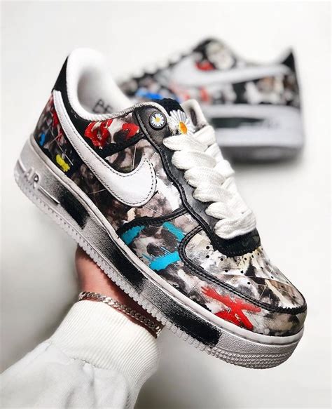 This pair essentially flips the color blocking of the original, featuring a black swoosh on a white leather upper, its top layer designed to wear away and. Worn ⠀⠀⠀⠀⠀⠀⠀⠀⠀ The Nike Air Force 1 G-Dragon Peaceminusone ...