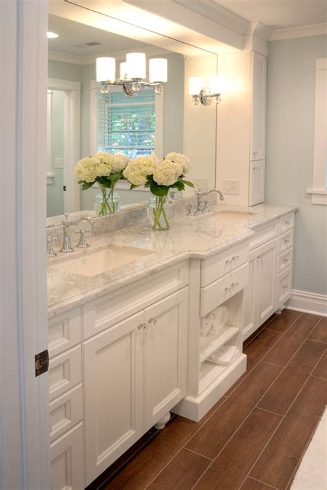 Check out this awesome and modish bathroom vanity mirror! Bathroom Remodeling Projects | Classic white bathrooms ...