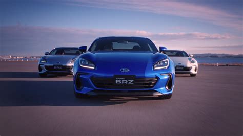 Choosing Your Favorite Twin Toyota Gr 86 Vs Subaru Brz Carbuzz