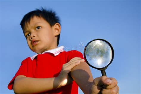Child With A Magnifying Glass Stock Image Image Of Elementary